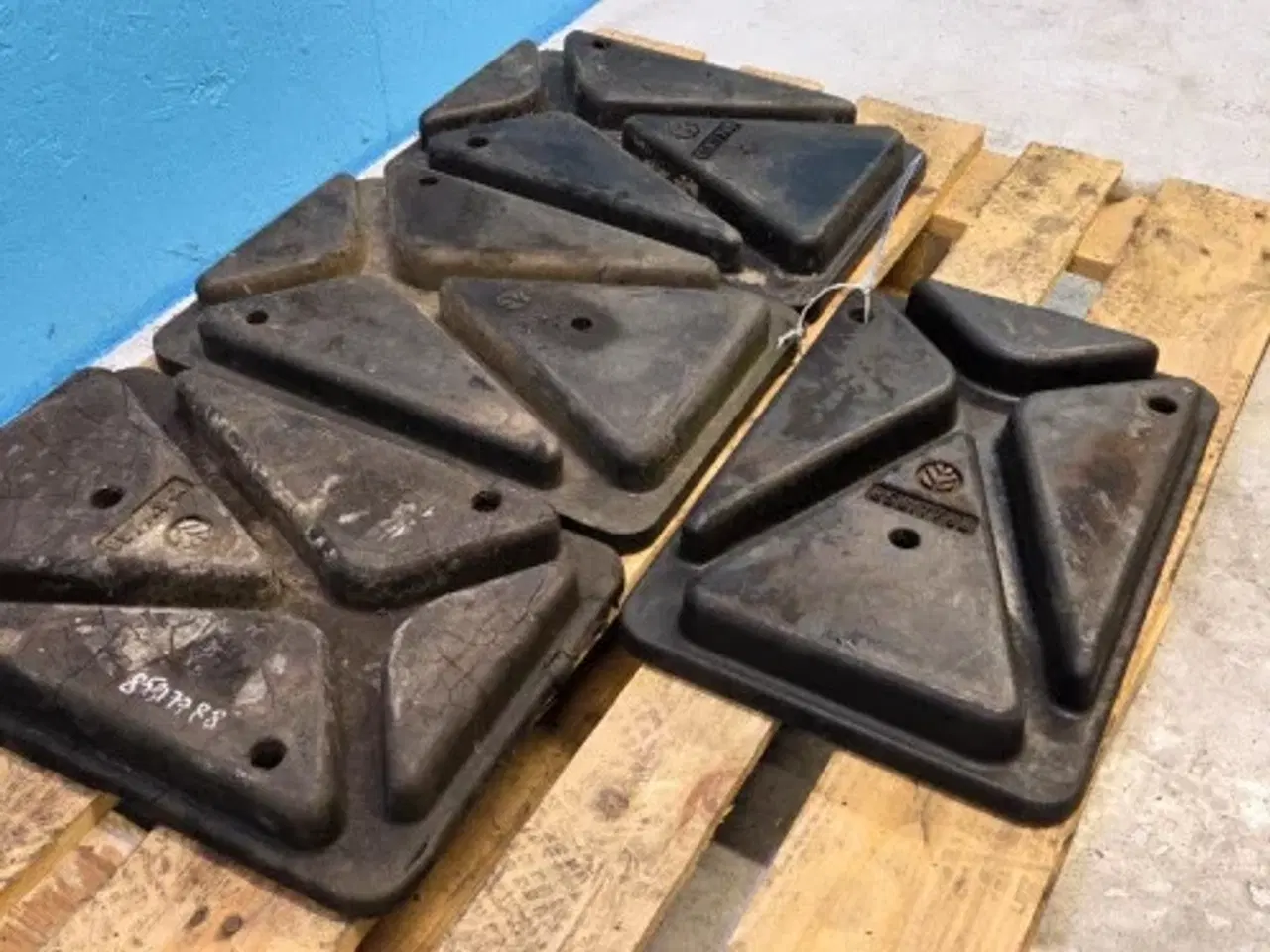 Billede 3 - New Holland B100B Gummiklods 85817788  4Stk