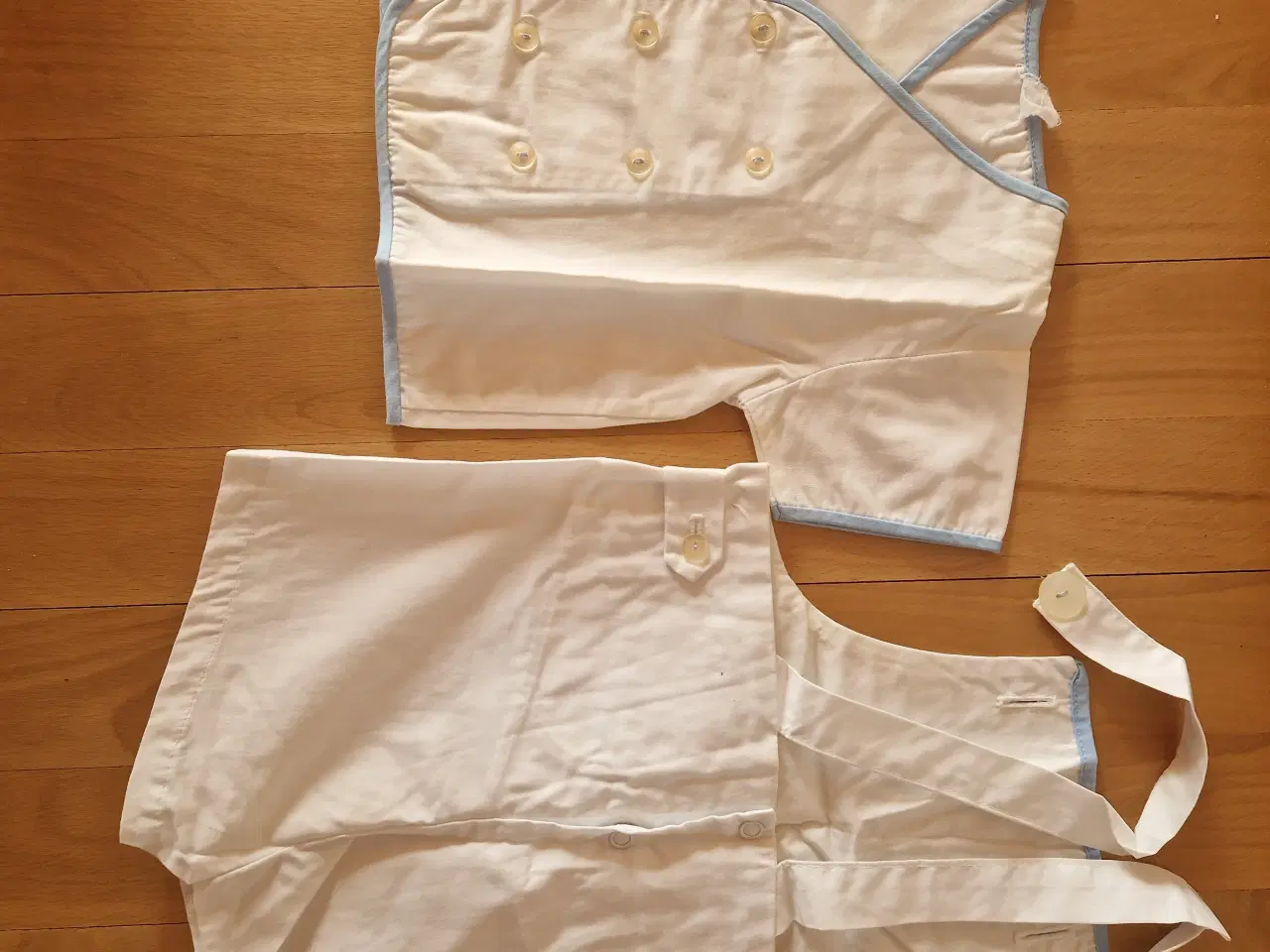 Billede 2 - Fint drengesæt fremstår som ubrugt.