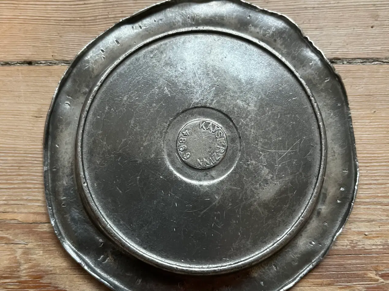 Billede 3 - Lille tin fad, Kayserzinn mrk 4869