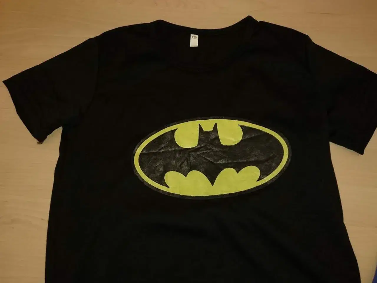Billede 2 - Ny Guess Kids/ Batman t-shirt str 116