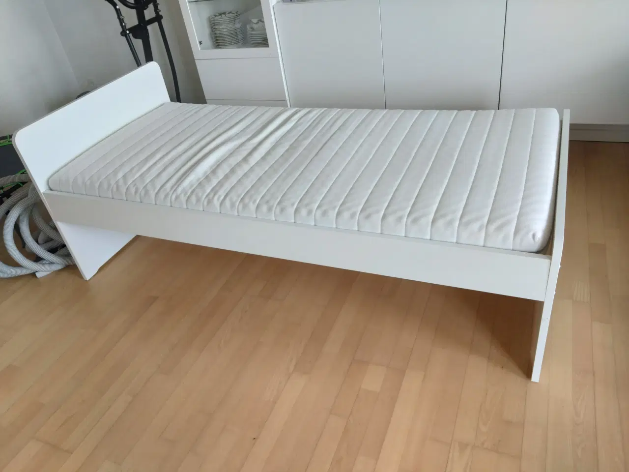 Billede 1 - Ikea slækt seng