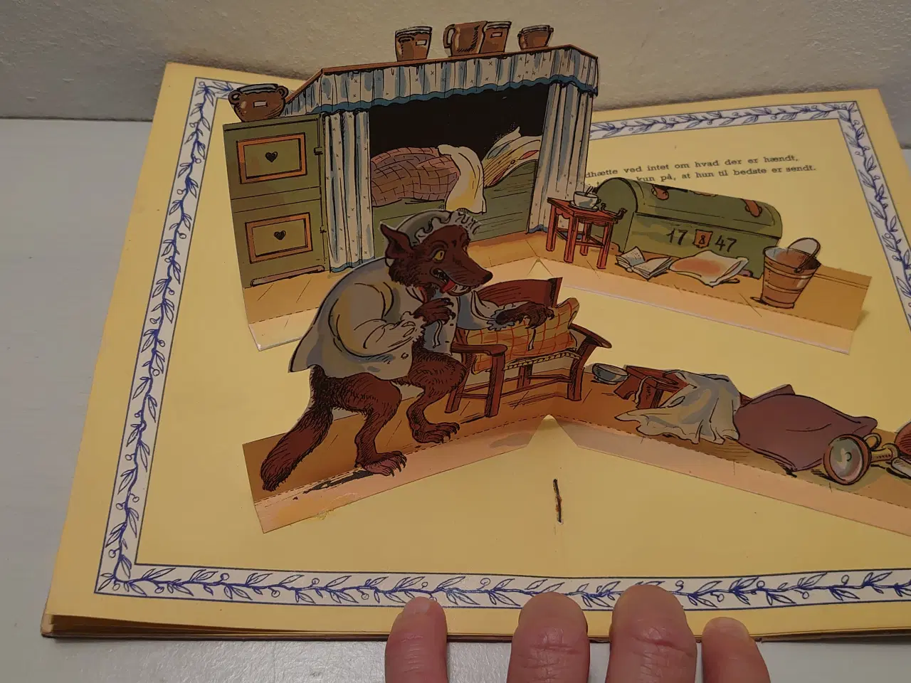 Billede 4 - Rødhætte. Pop-up bog. R.Edelmann nr 310. Ca 1950