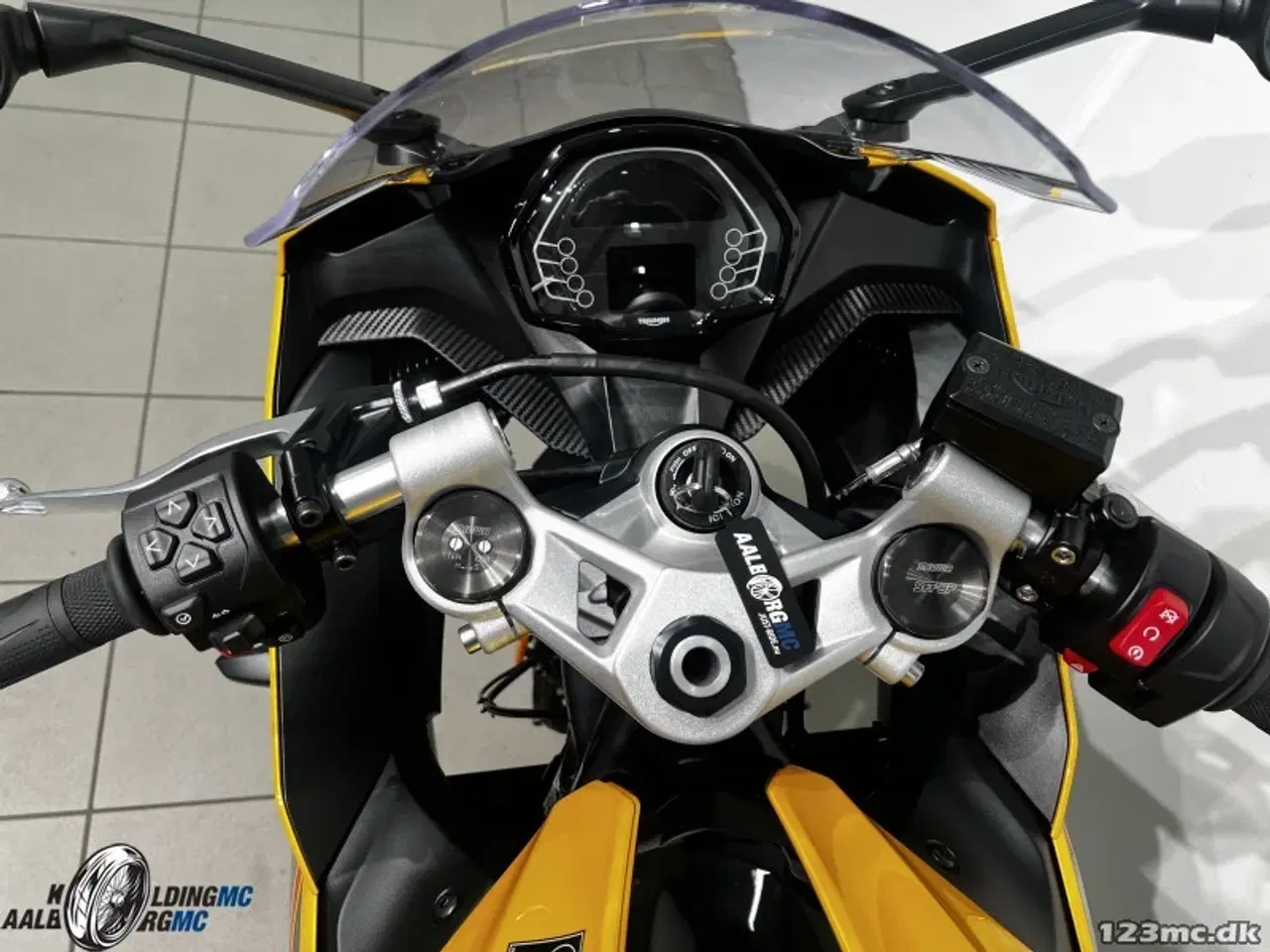 Billede 6 - Triumph Daytona 660 Cosmic Yellow / Sapphire Black