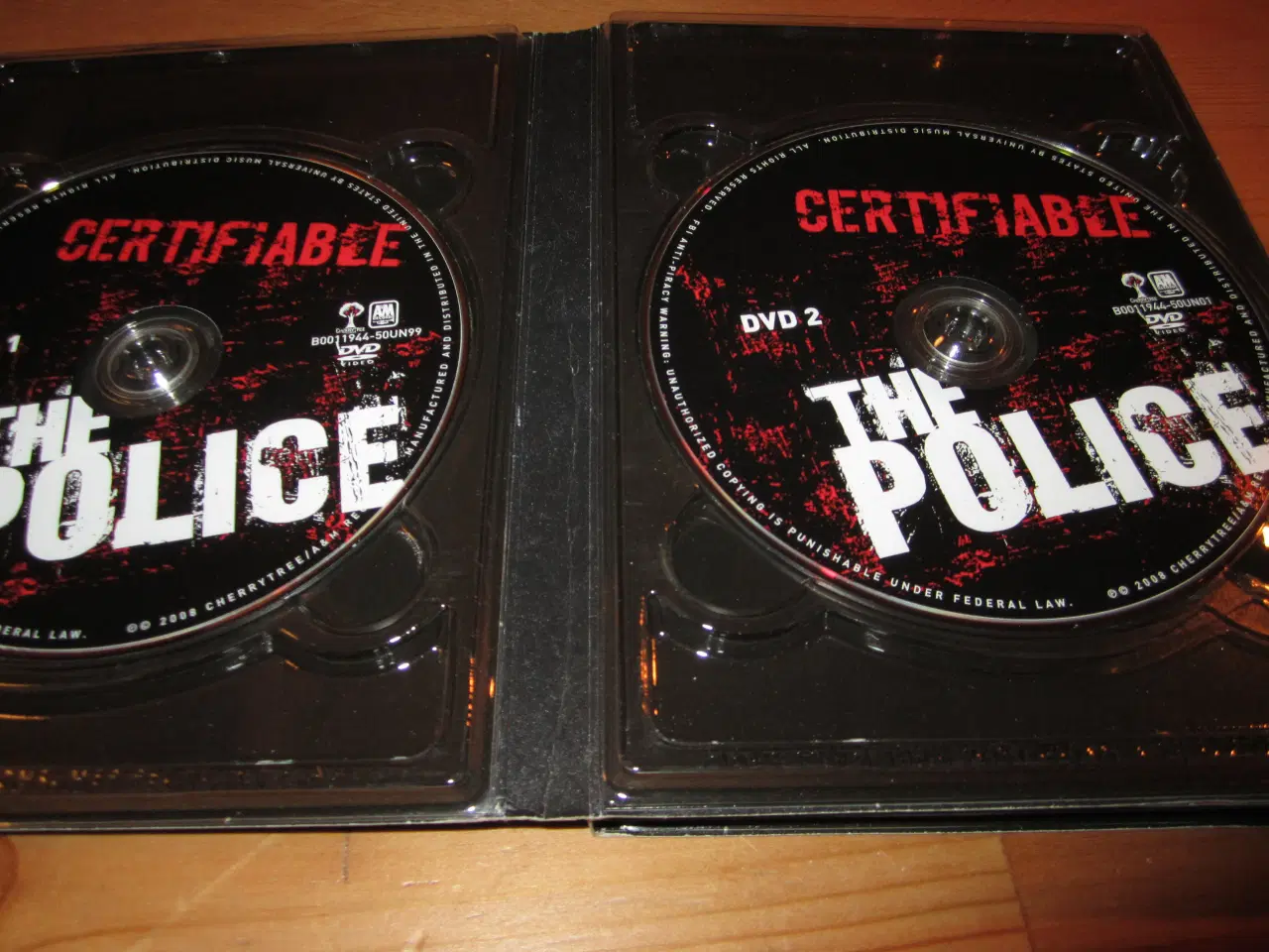 Billede 3 - THE POLICE. Certifiable. BOKS.