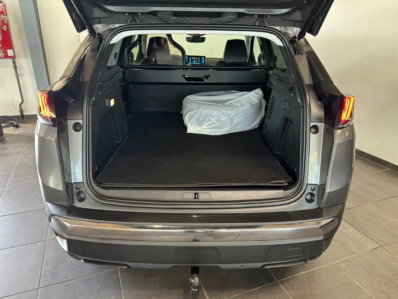 Billede 14 - Peugeot 3008 1,6 Hybrid Allure Pack LTD EAT8 Van