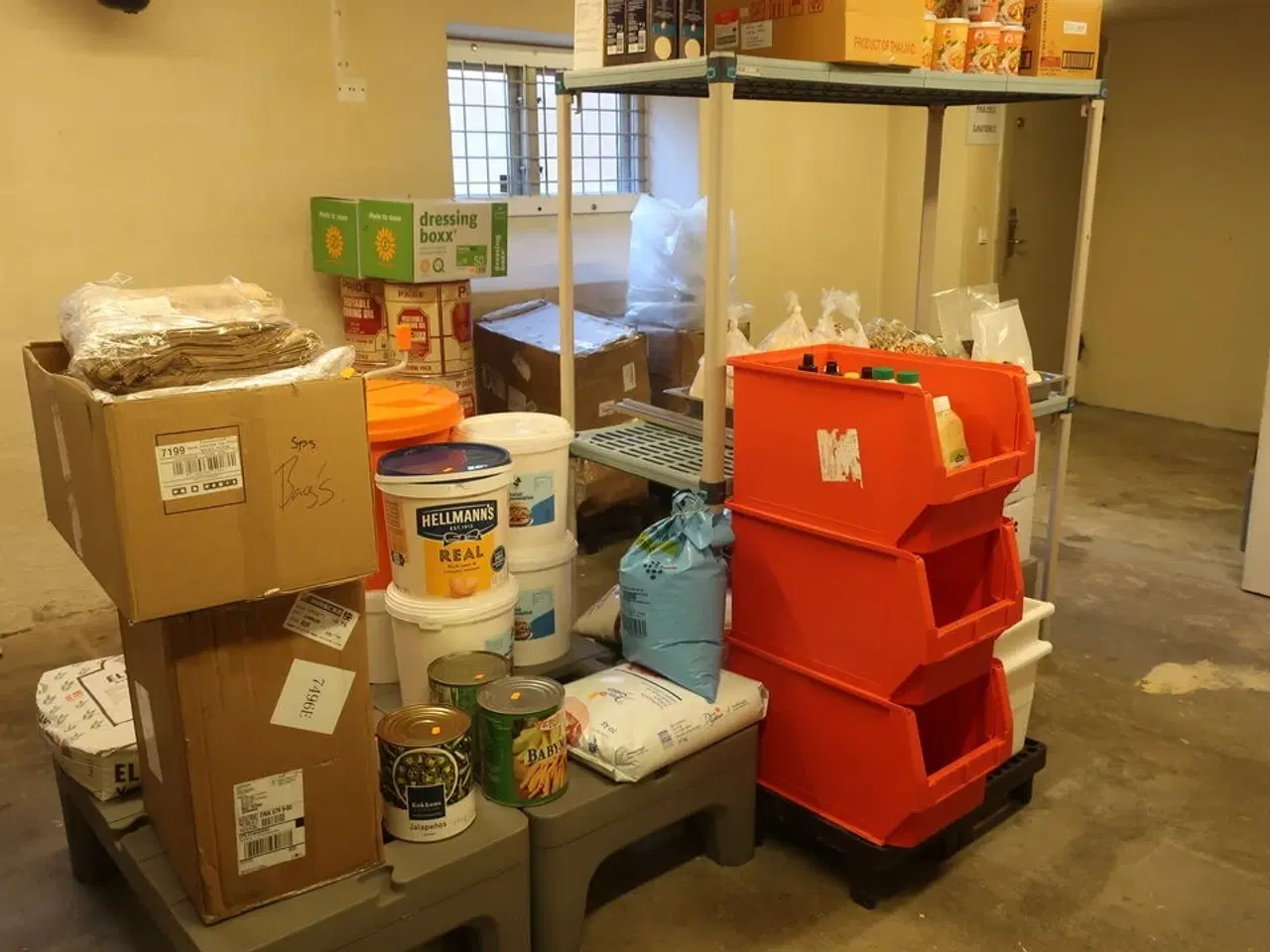 Billede 1 - Diverse madvarer samt poser til take-away