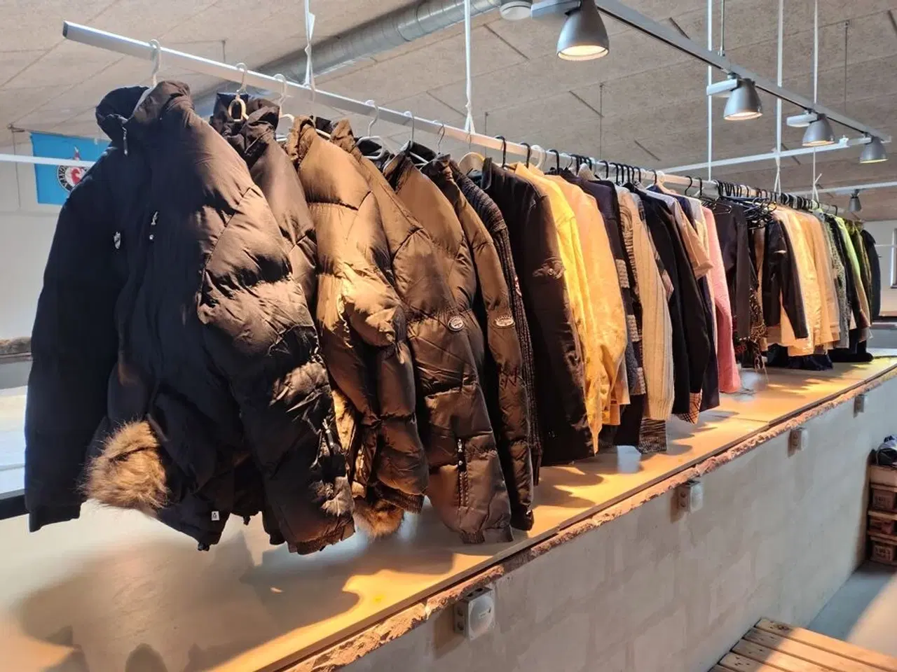 Billede 9 - Stort parti tøj