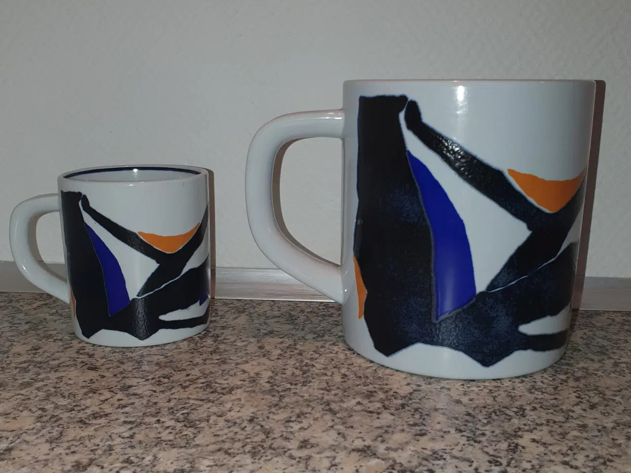 Billede 4 - Royal Copenhagen Årskrus 1982, lille og stor