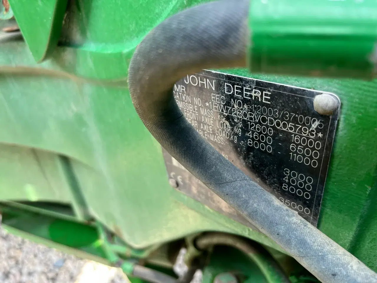 Billede 24 - John Deere 7280R Med næsten nye dæk på og frontlift.