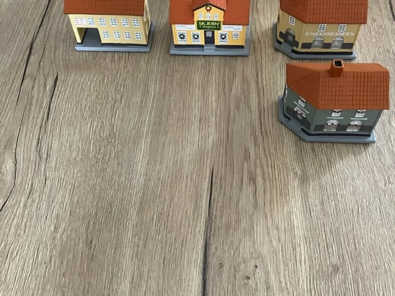 Billede 1 - Matador Husene-Serien 7 stk