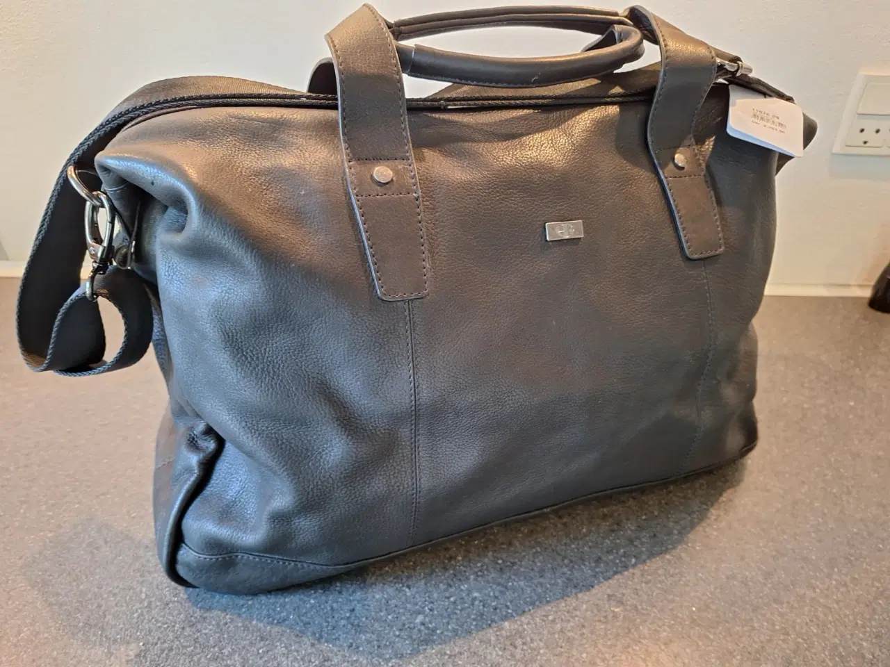 Billede 2 - Dame rejsetaske med skulderstrop