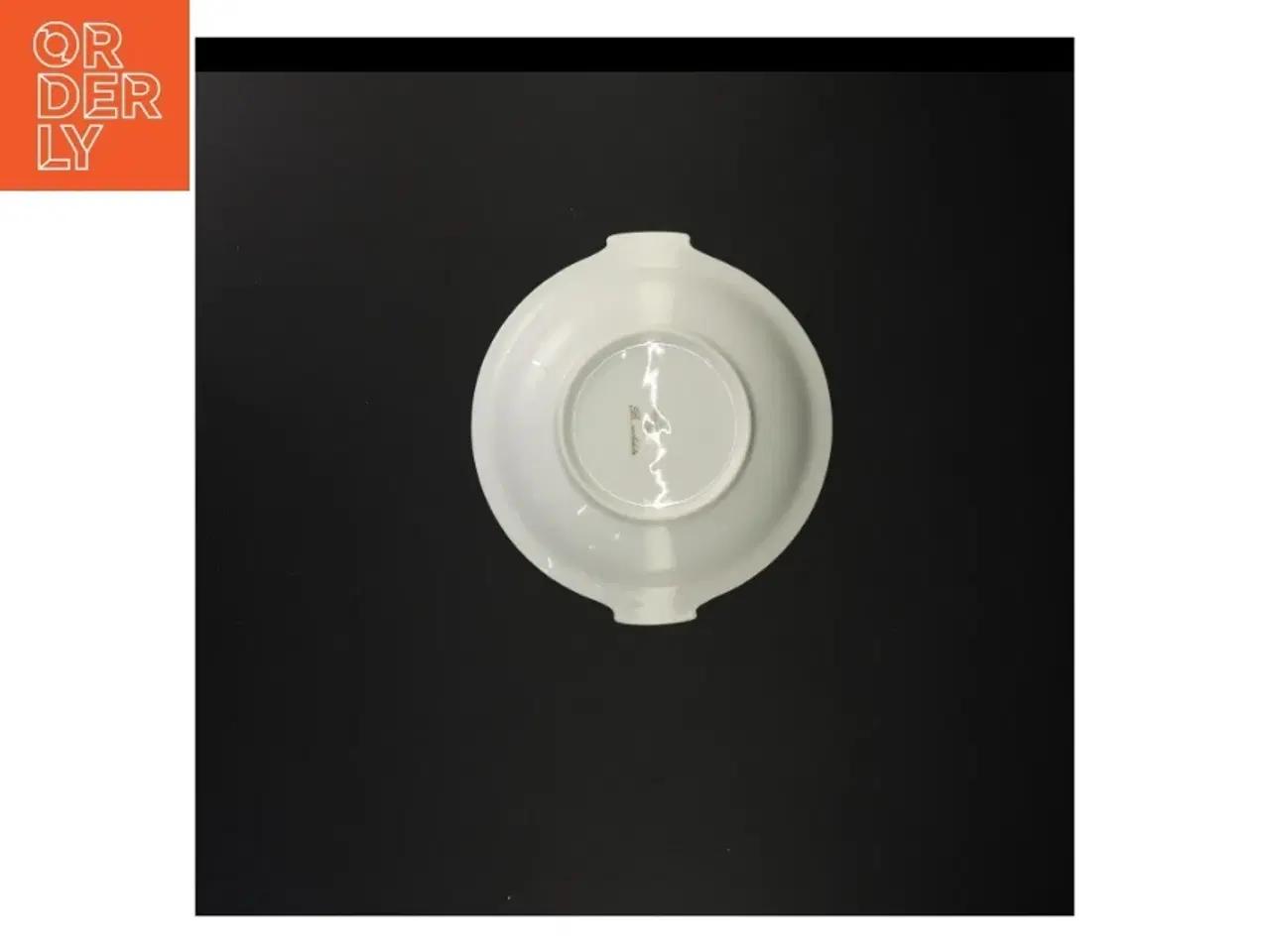 Billede 3 - Hvidt porcelænsfad fra Benedikte (str. Diameter 19 cm)