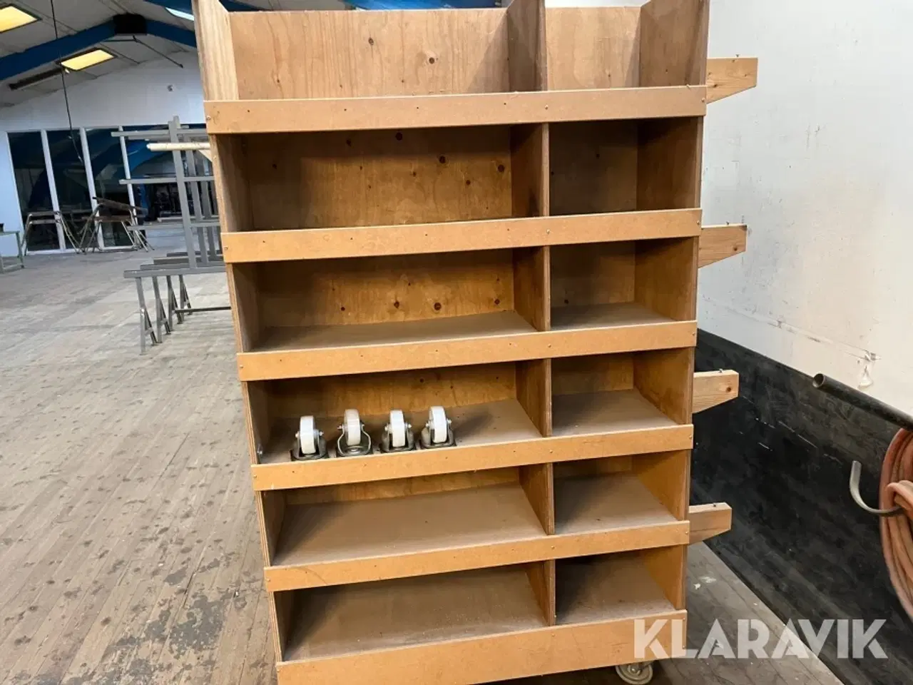 Billede 2 - Arbejdsbord, pladevogn og materielvogn