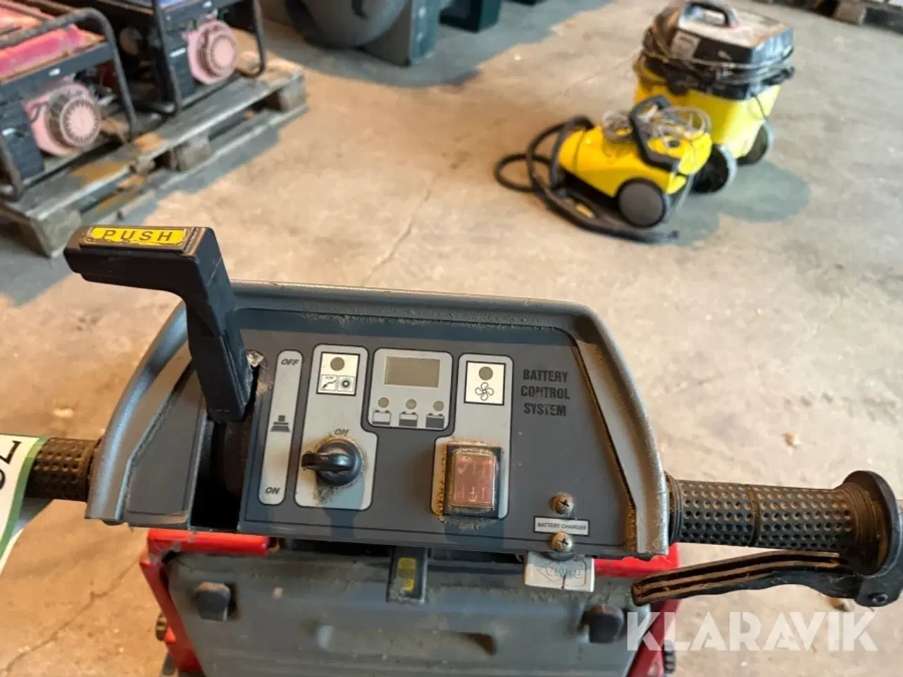 Billede 6 - Fejemaskine