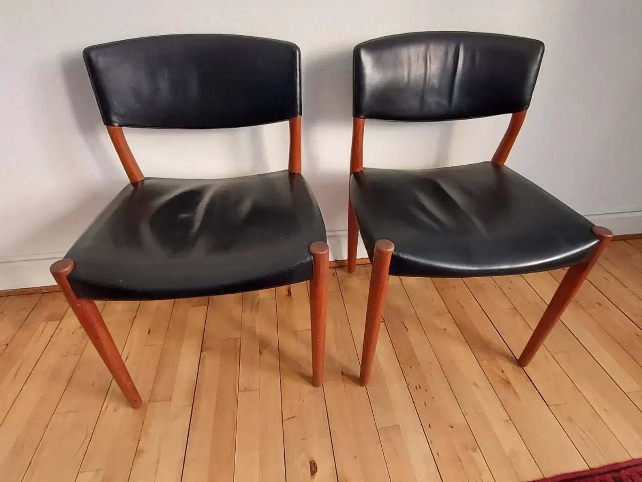 Billede 1 - Spisebordsstole designet af Larsen og B. Madsen