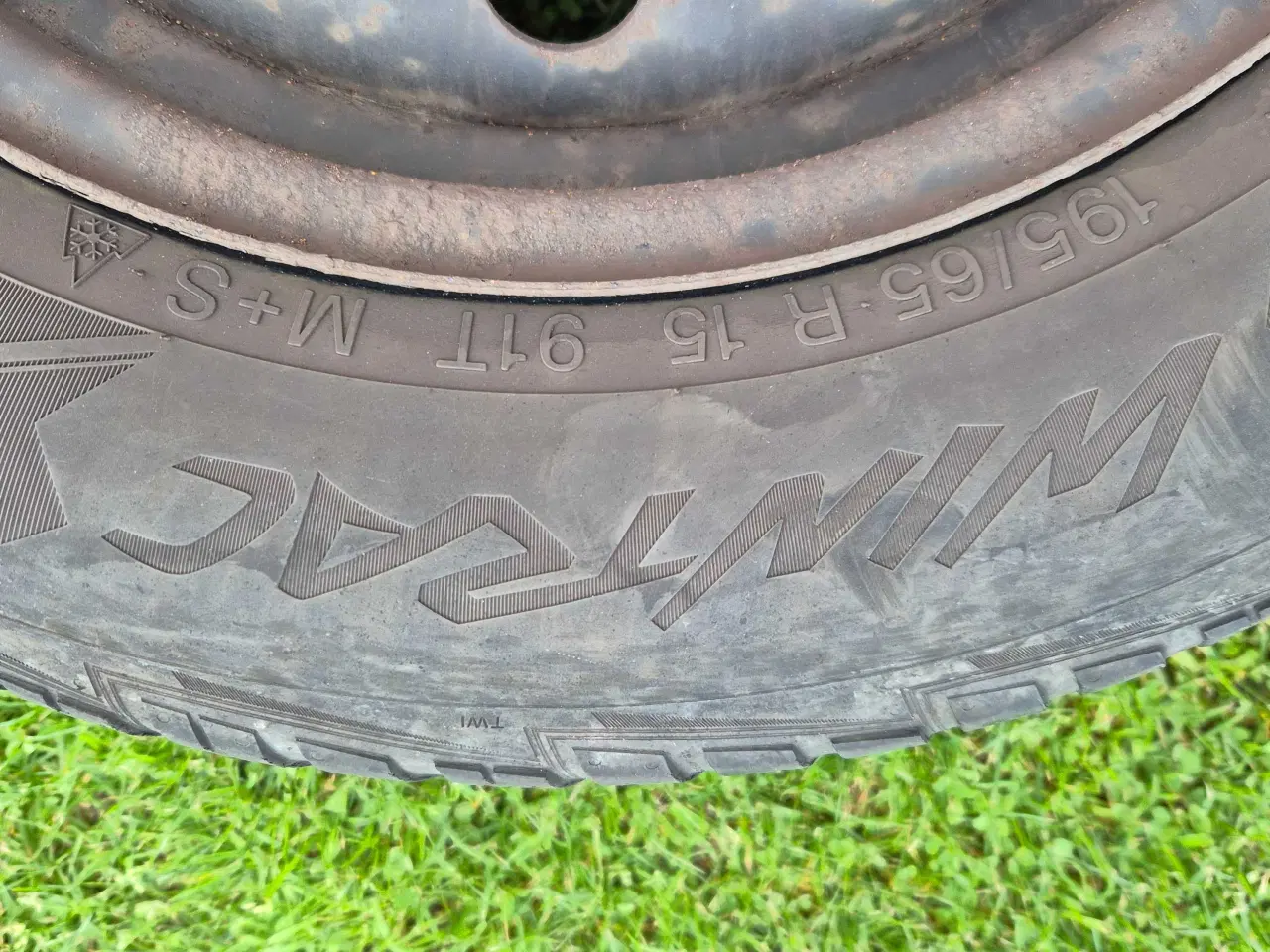 Billede 1 - 4 stk 15" vinterdæk på fælge sælges