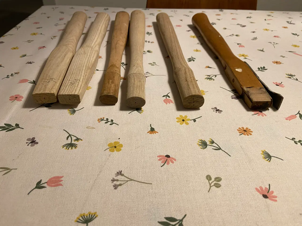 Billede 2 - Hammerskafter i træ, stk. pris 30