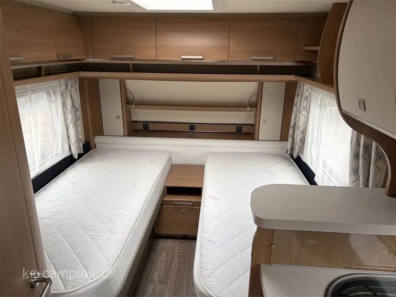 Billede 3 - 2022 - Fendt Saphir 465 TG   Enkeltsengsvogn med totalvægt 1500 KG. Fremtræder som ny !!   (ny vare på lager og under klargøring)