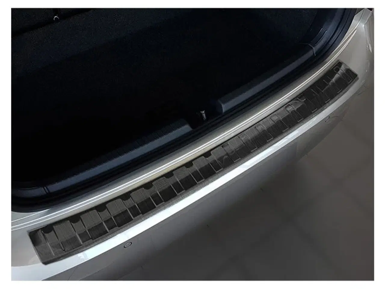 Billede 1 - Læssekantbeskytter VW Polo VI Hatchback 5D 2017- Sort