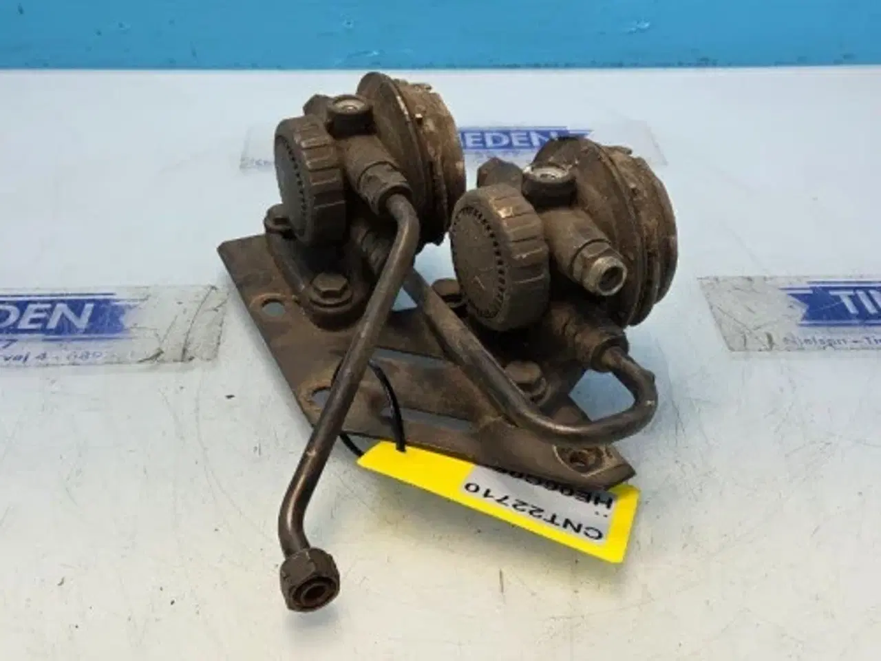 Billede 11 - John Deere 6068   Brændstoffilterhus  RE508847