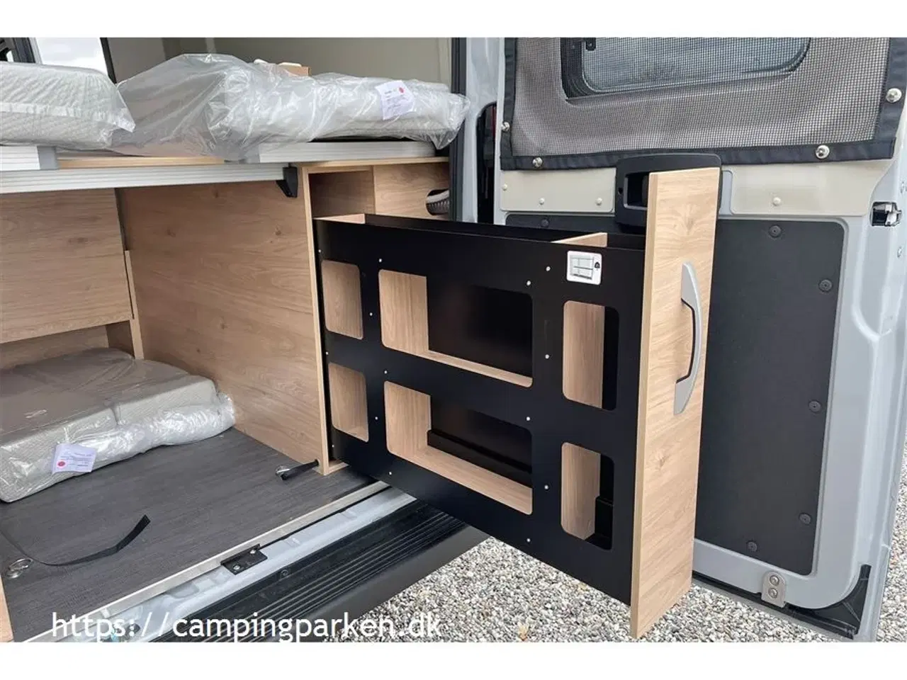 Billede 18 - 2024 - Dethleffs Globetrail CVD 600 ER Advantage   Smart Dethleffs campervan under 6 meter med enkeltsenge og automatgear!