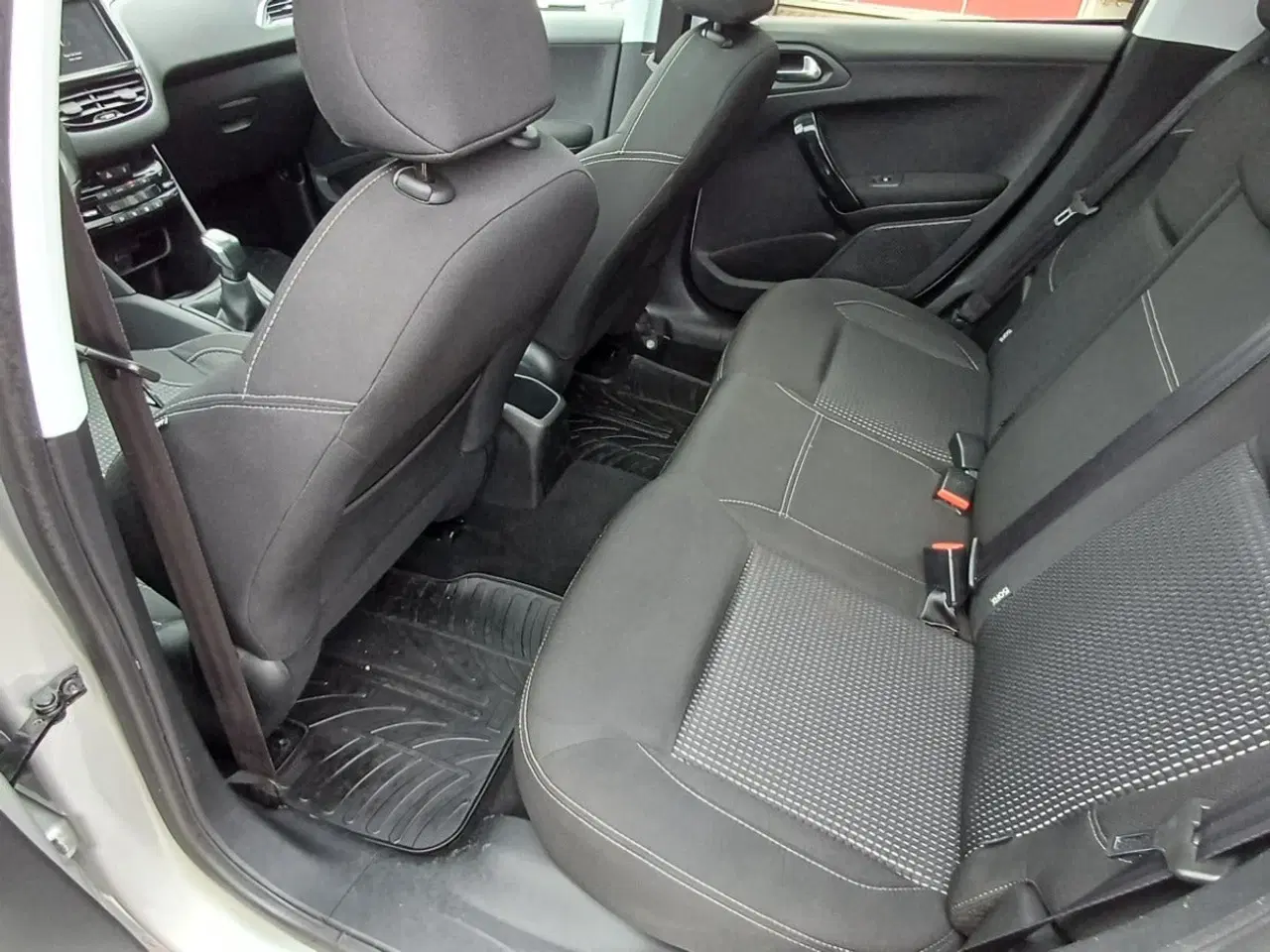 Billede 18 - Peugeot 208 1,6 BlueHDi 100 Allure
