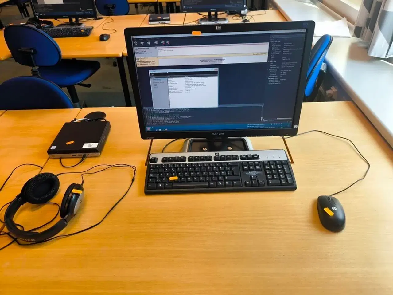 Billede 1 - Skærm 22" m. tastatur HP L2206w (PC medfølger ikke)