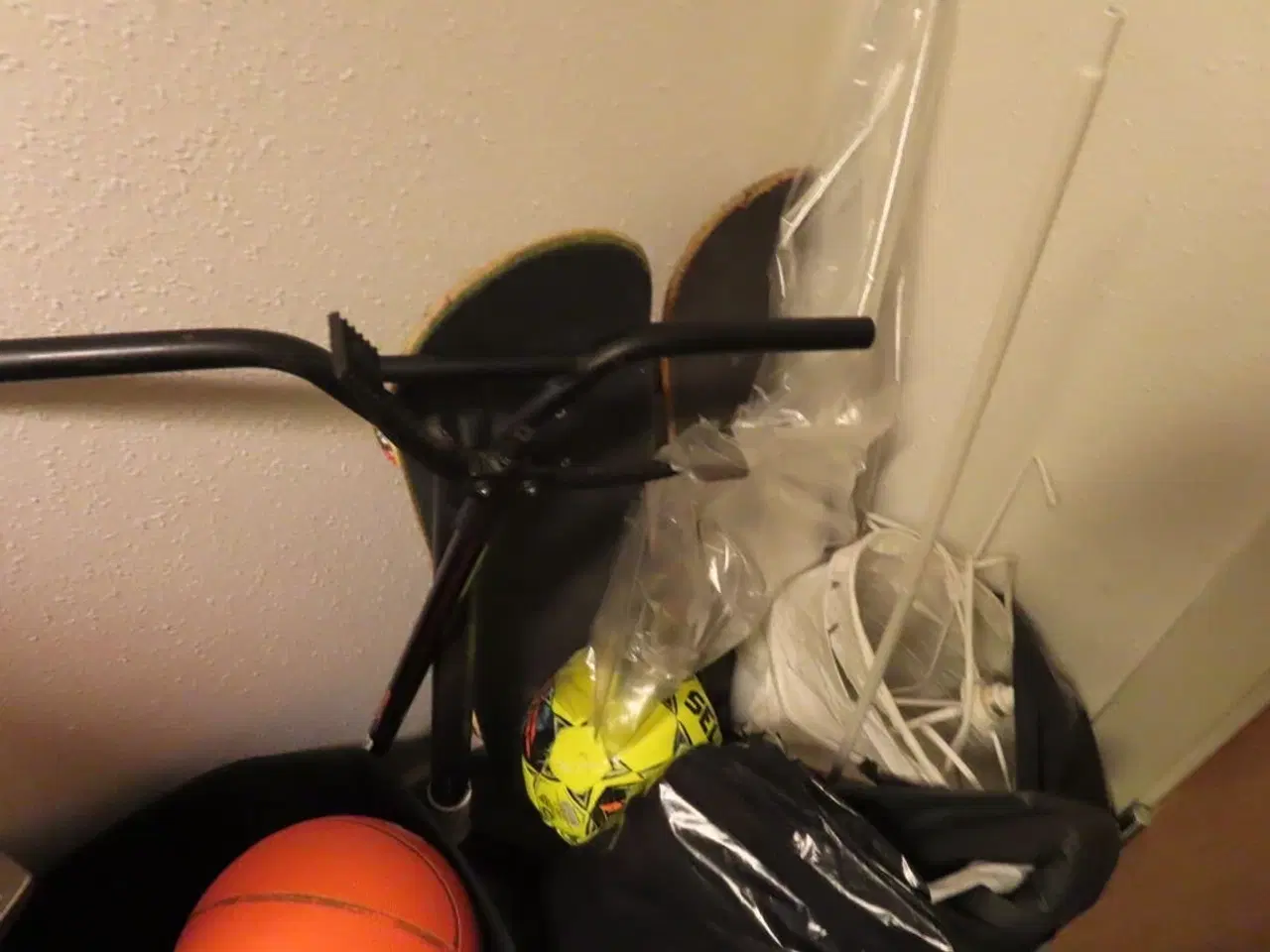 Billede 3 - Parti skateboards, bolde, lønehjul, m.v.