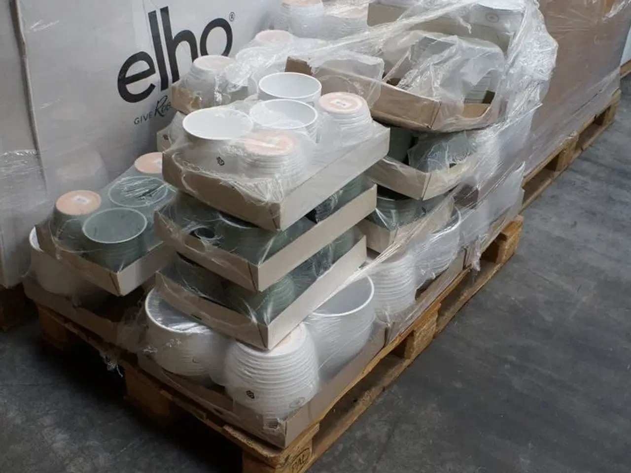 Billede 1 - Palle med diverse potter