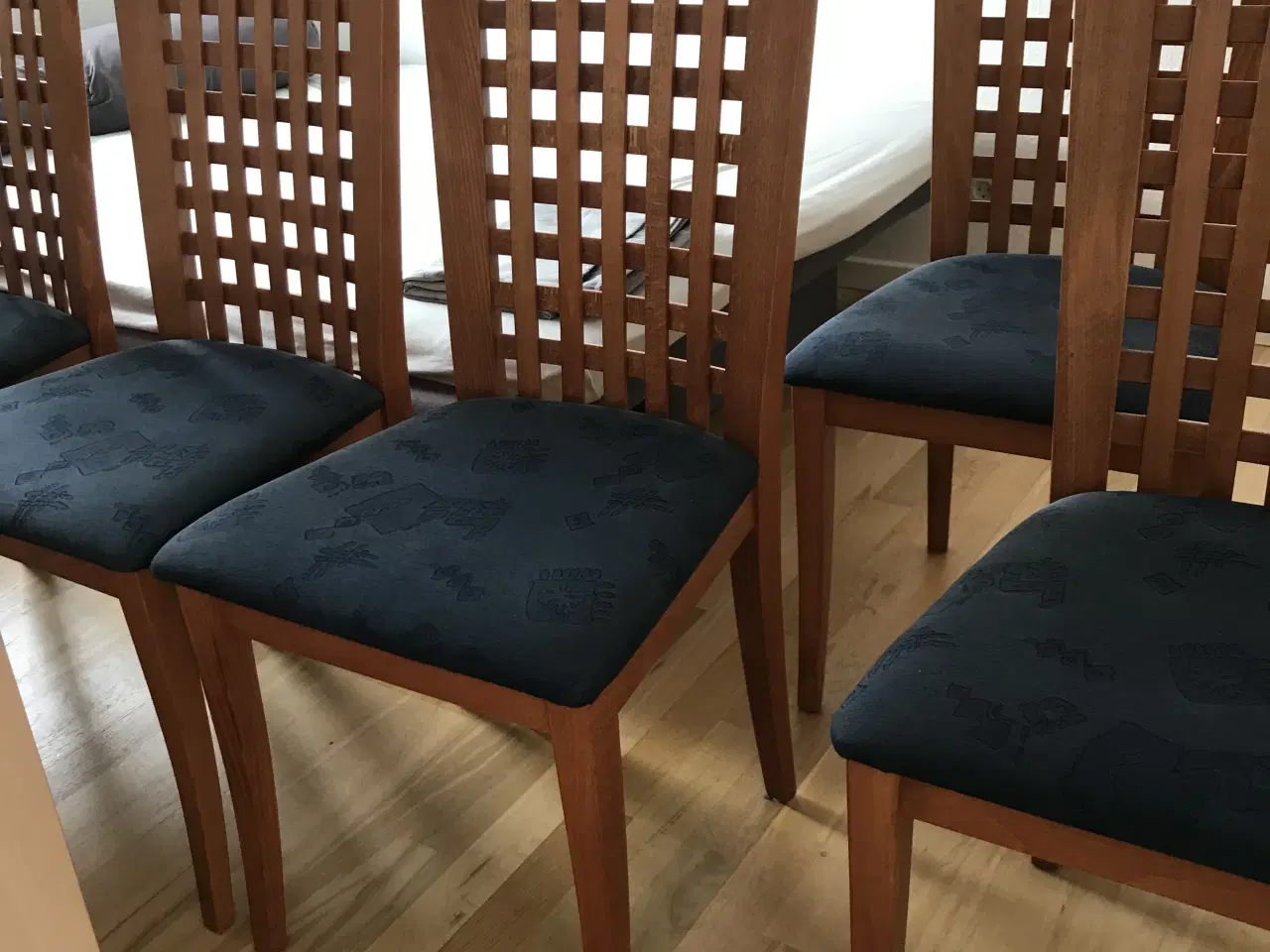 Billede 1 - Spisebordsstole i kirsebær