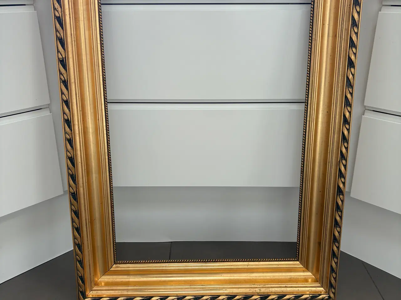 Billede 1 - Guldalder billedramme indvendige mål 77x50