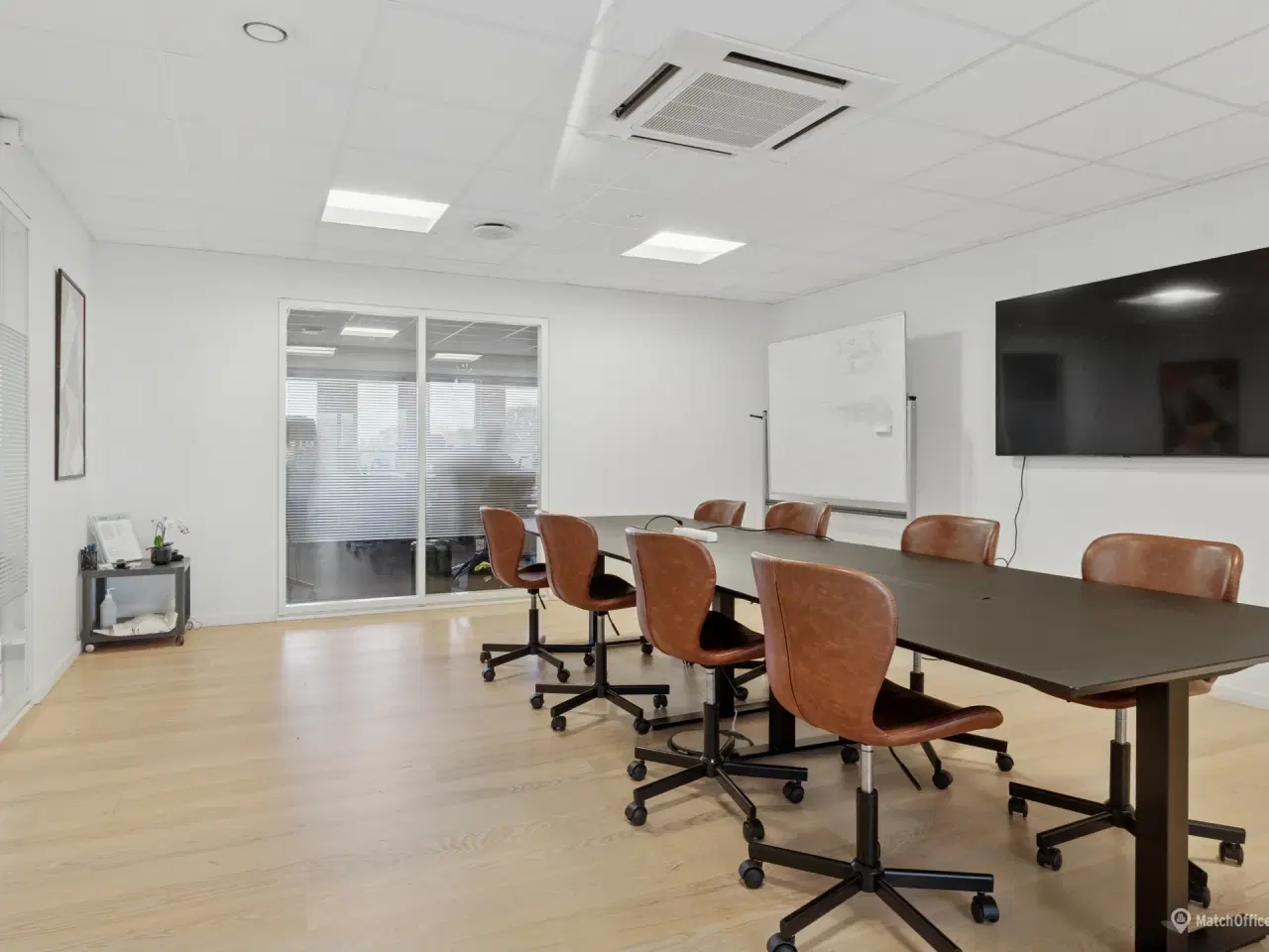 Billede 2 - Kontor i yderst velfungerende multibrugerhus med fri parkering