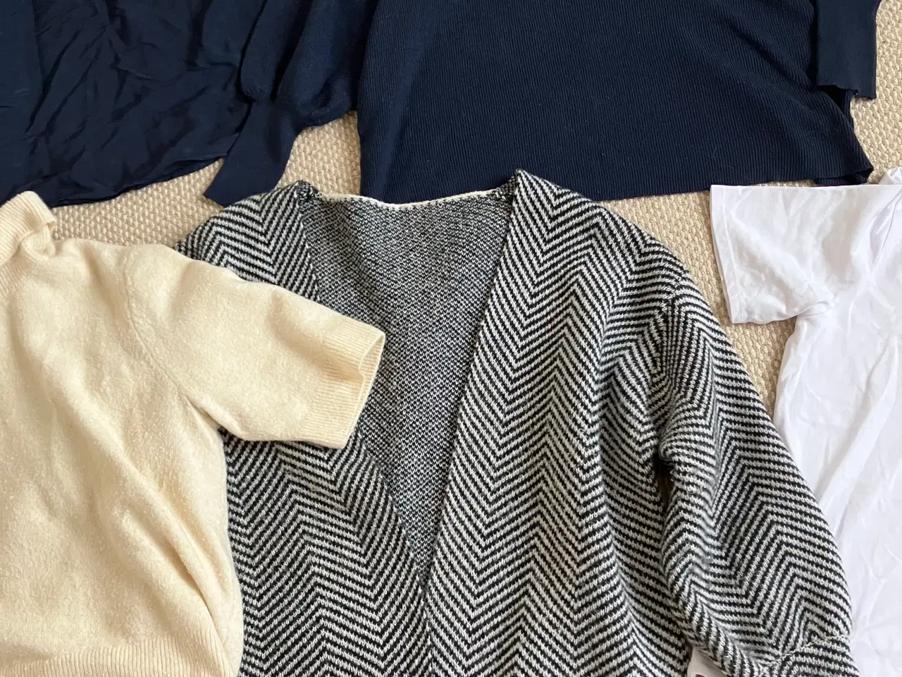 Billede 4 - Toppe, trøjer, bluser 8 dele
