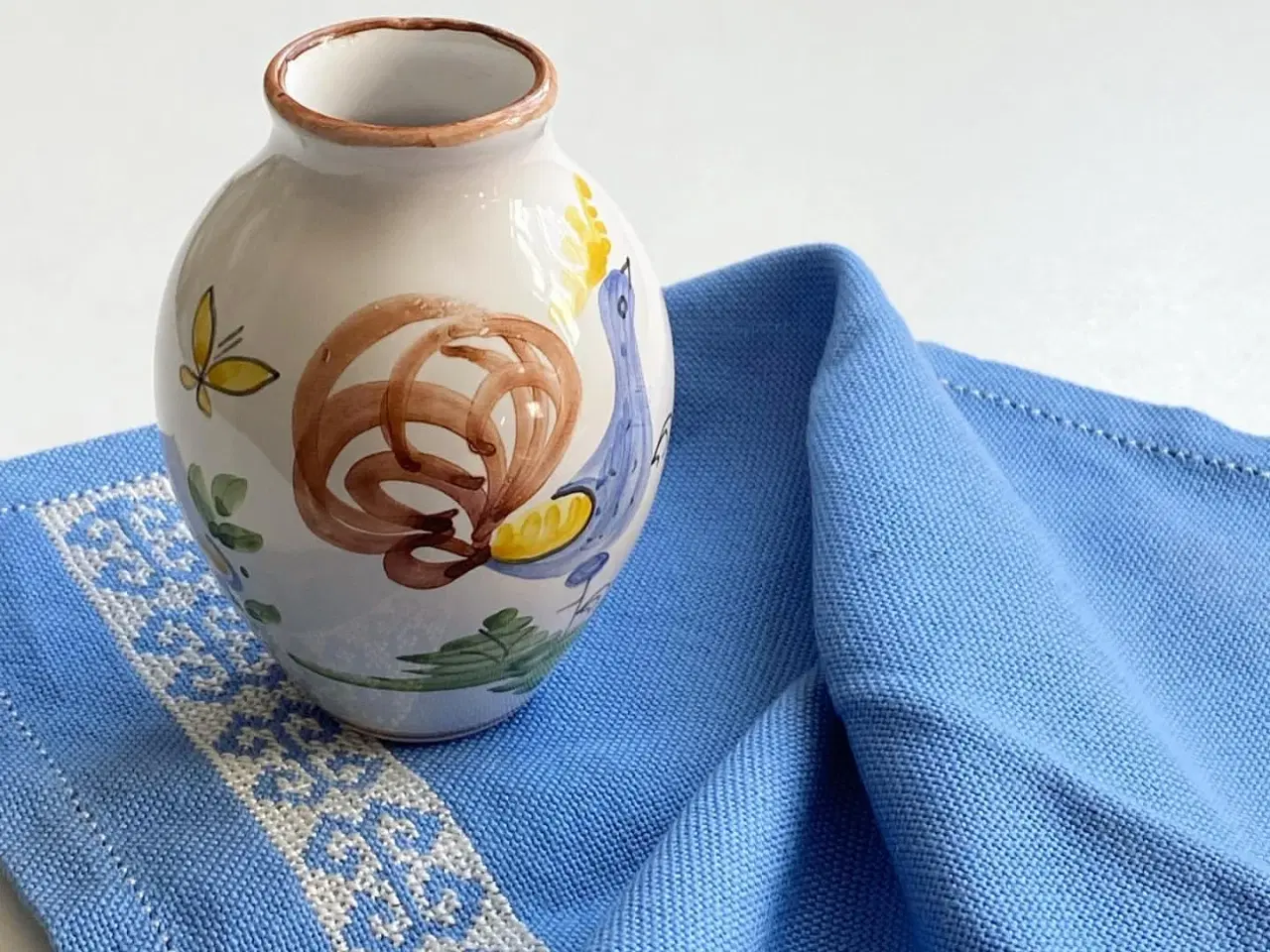 Billede 1 - Lille keramikvase m fugl og blomster