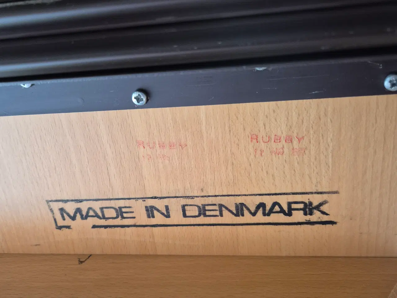 Billede 3 - Massivt 25mm velholdt bøgebord