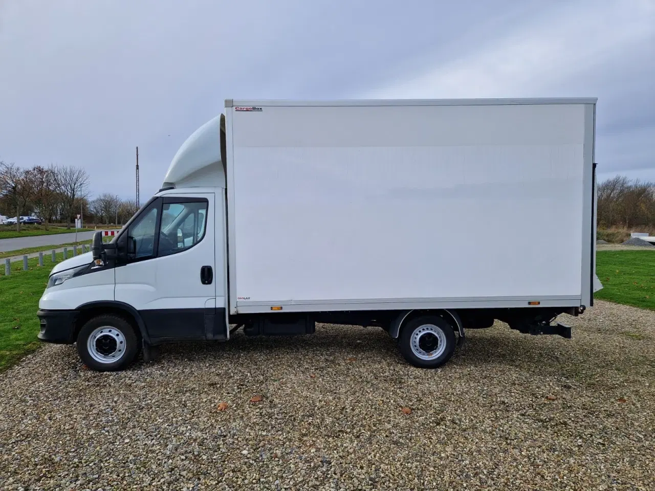 Billede 2 - Iveco Daily 2,3 35S14 Alukasse m/lift AG8