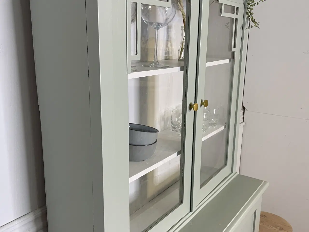 Billede 5 - Smukt vitrineskab