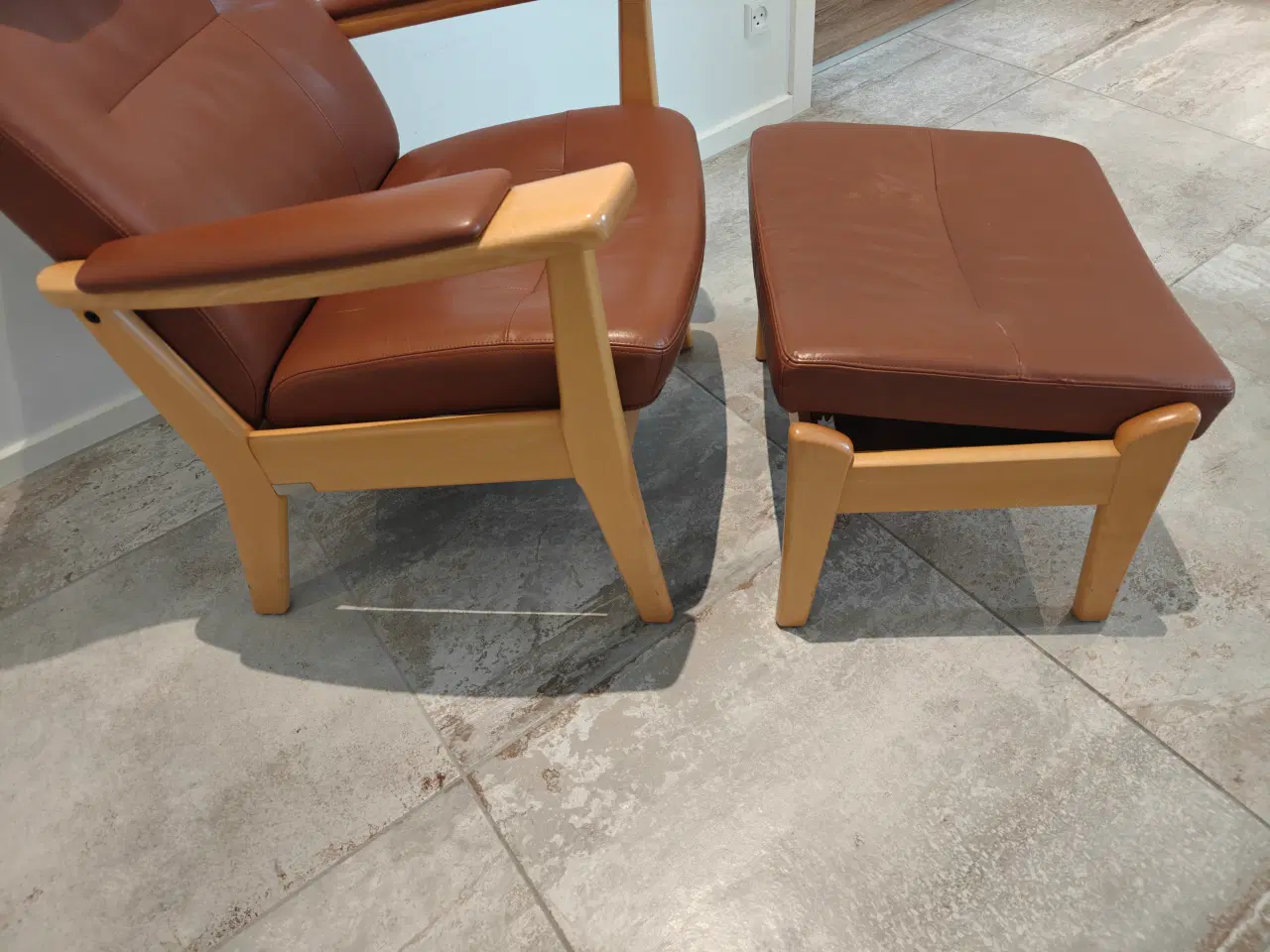 Billede 4 - Farstrup Otiumstol med fodskammel