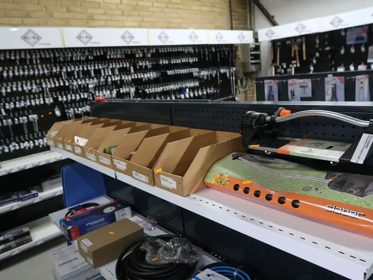 Billede 1 - Div. Haveredskaber til vandslanger