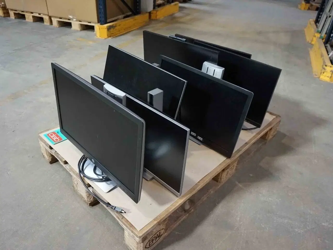 Billede 2 - 7 stk ass Monitorer (MOMSFRI)