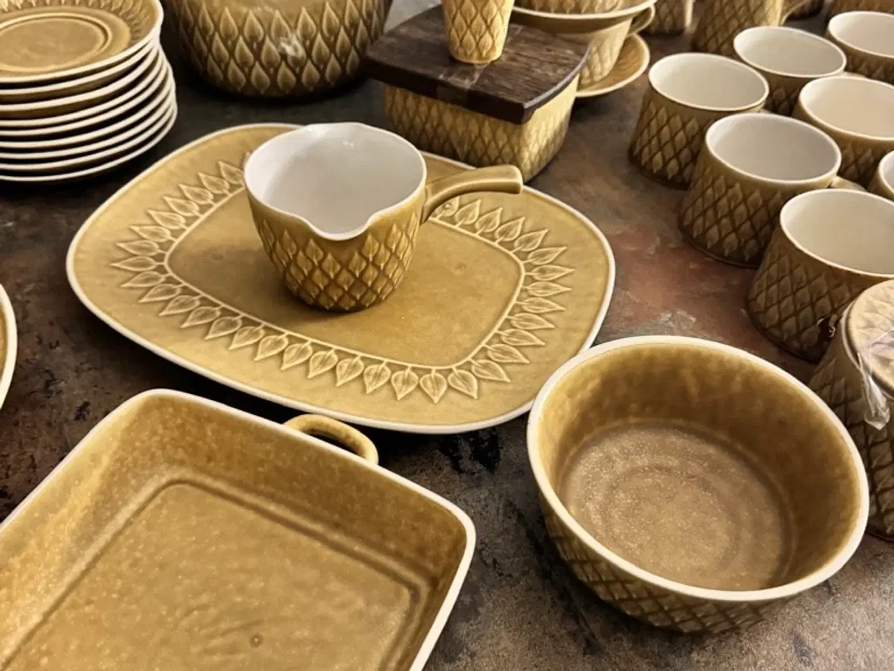 Billede 4 - Relief B&G stel - komplet kaffe & te stel mm.