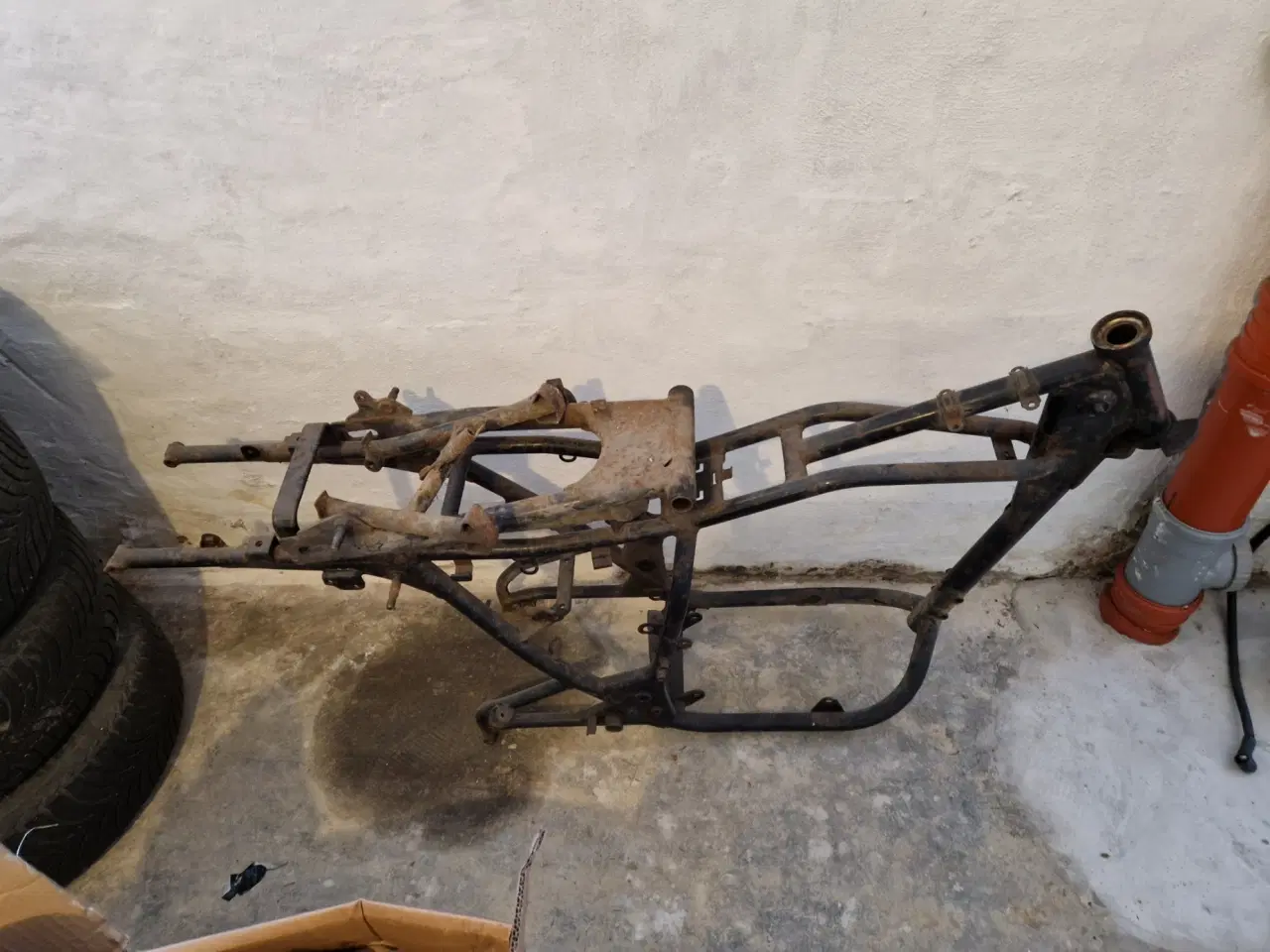 Billede 8 - Renoveret GSX 250 Medfølger masse resevdele