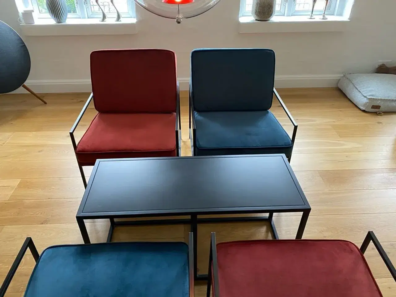Billede 2 - 2 røde velour stole sælges