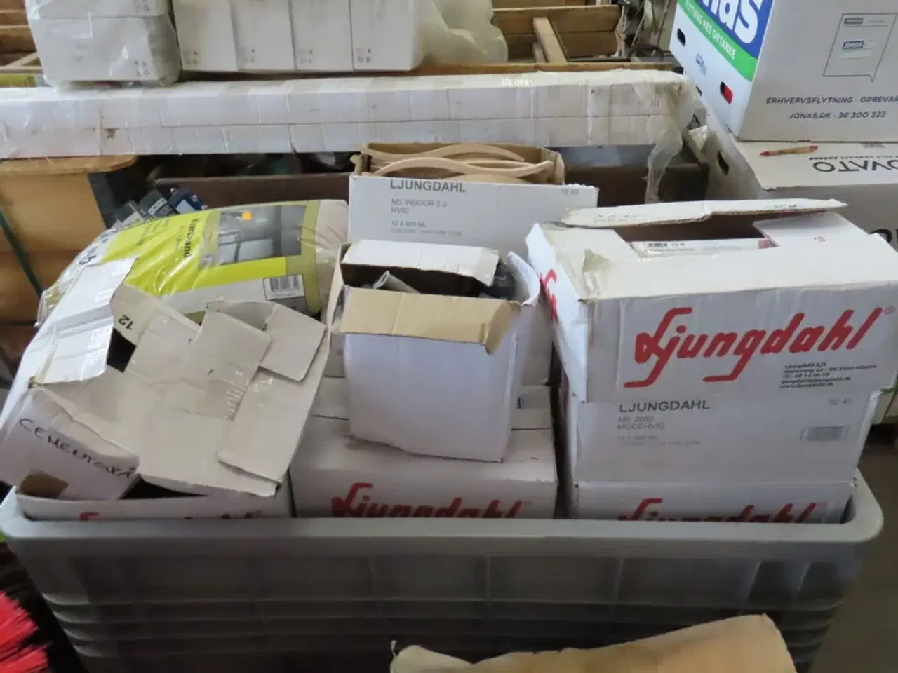 Billede 2 - indhold i Pallekar med diverse byggefuge