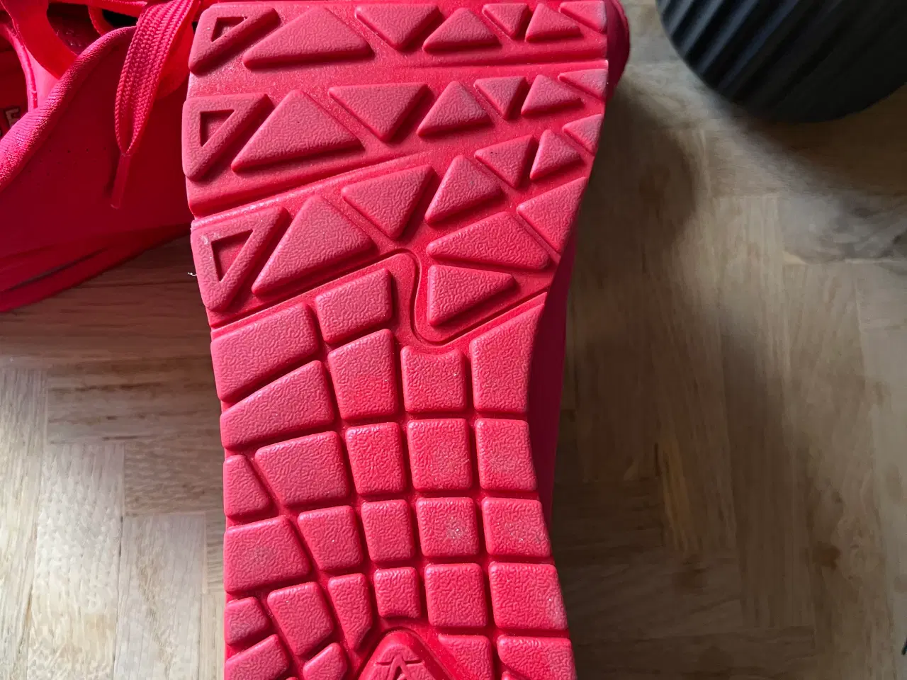 Billede 3 - Røde Skechers Sko i str 39,5