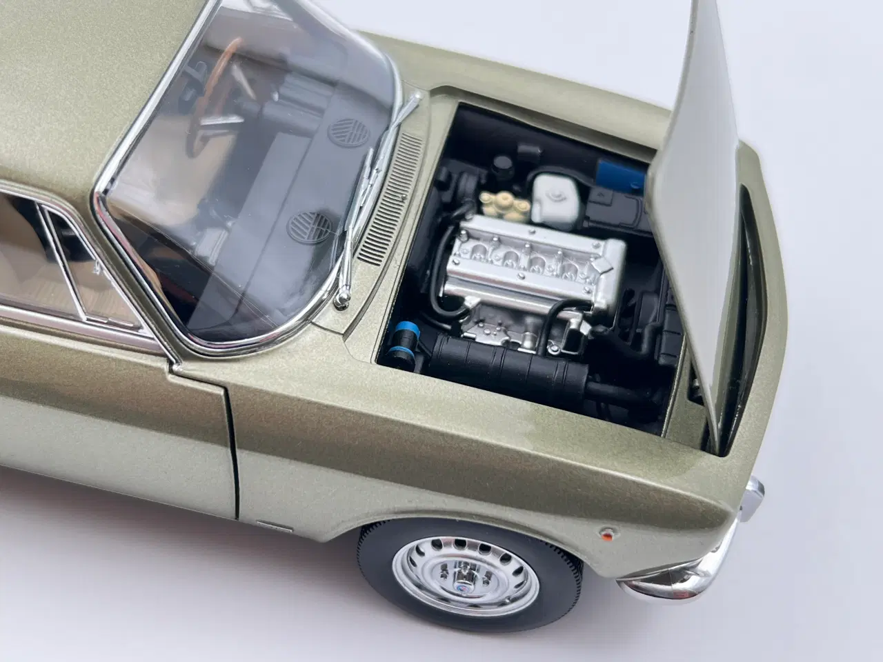 Billede 7 - 1973 Alfa Romeo 2000 GTV - Limited Edition - 1:18