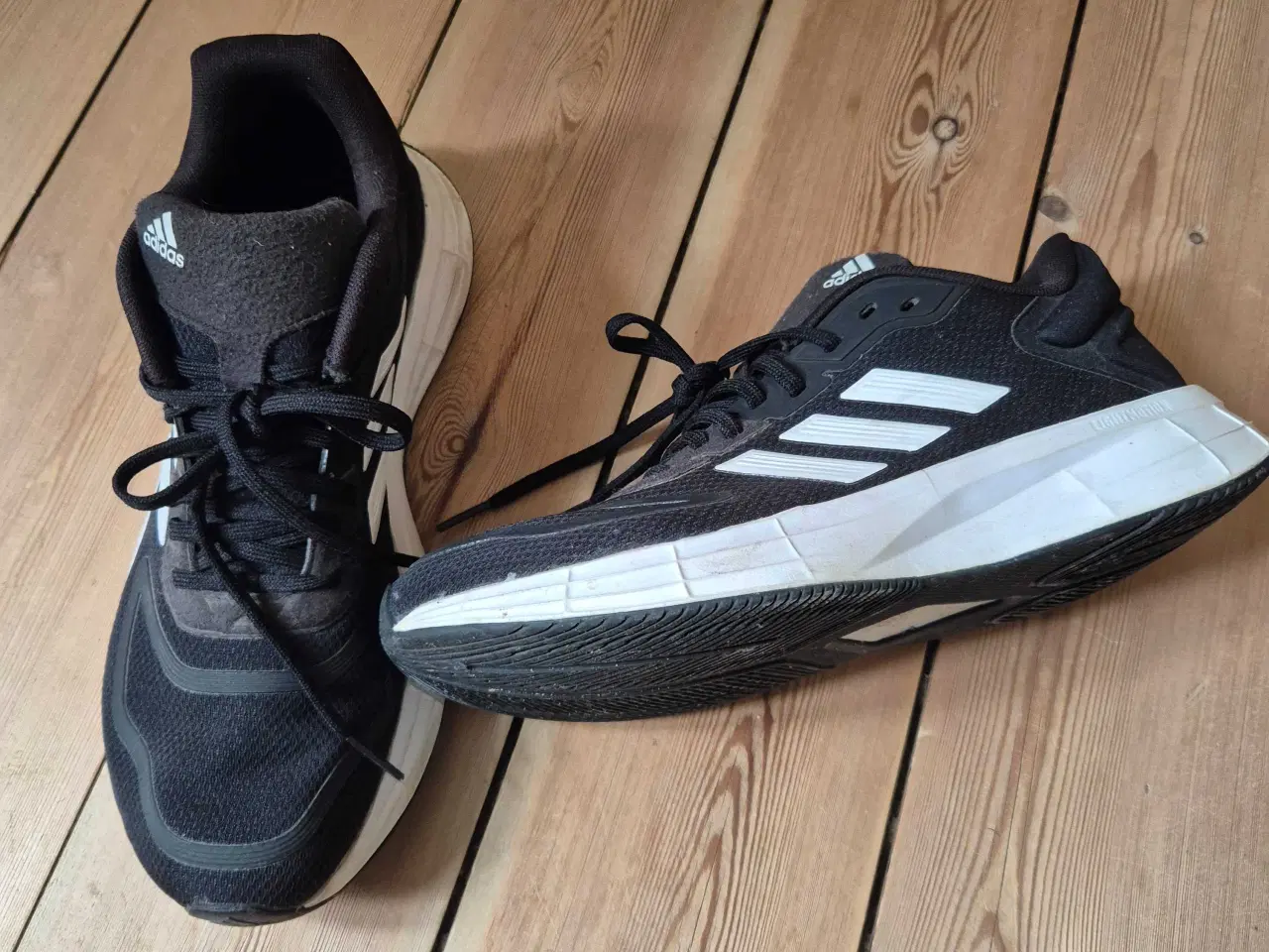 Billede 2 - Flotte Adidas sneakers 