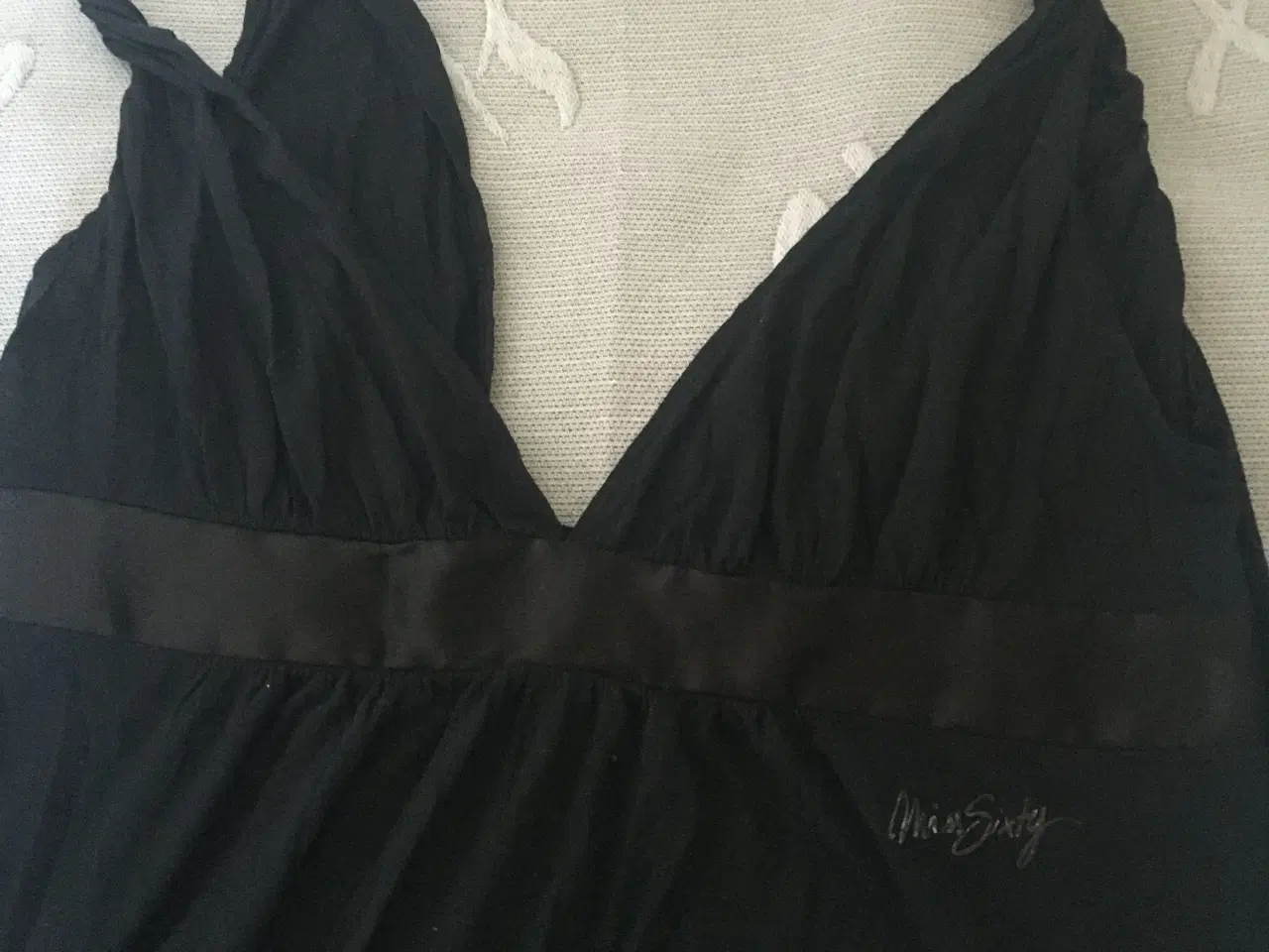 Billede 2 - Helt ny Miss Sixty sort top str. 36