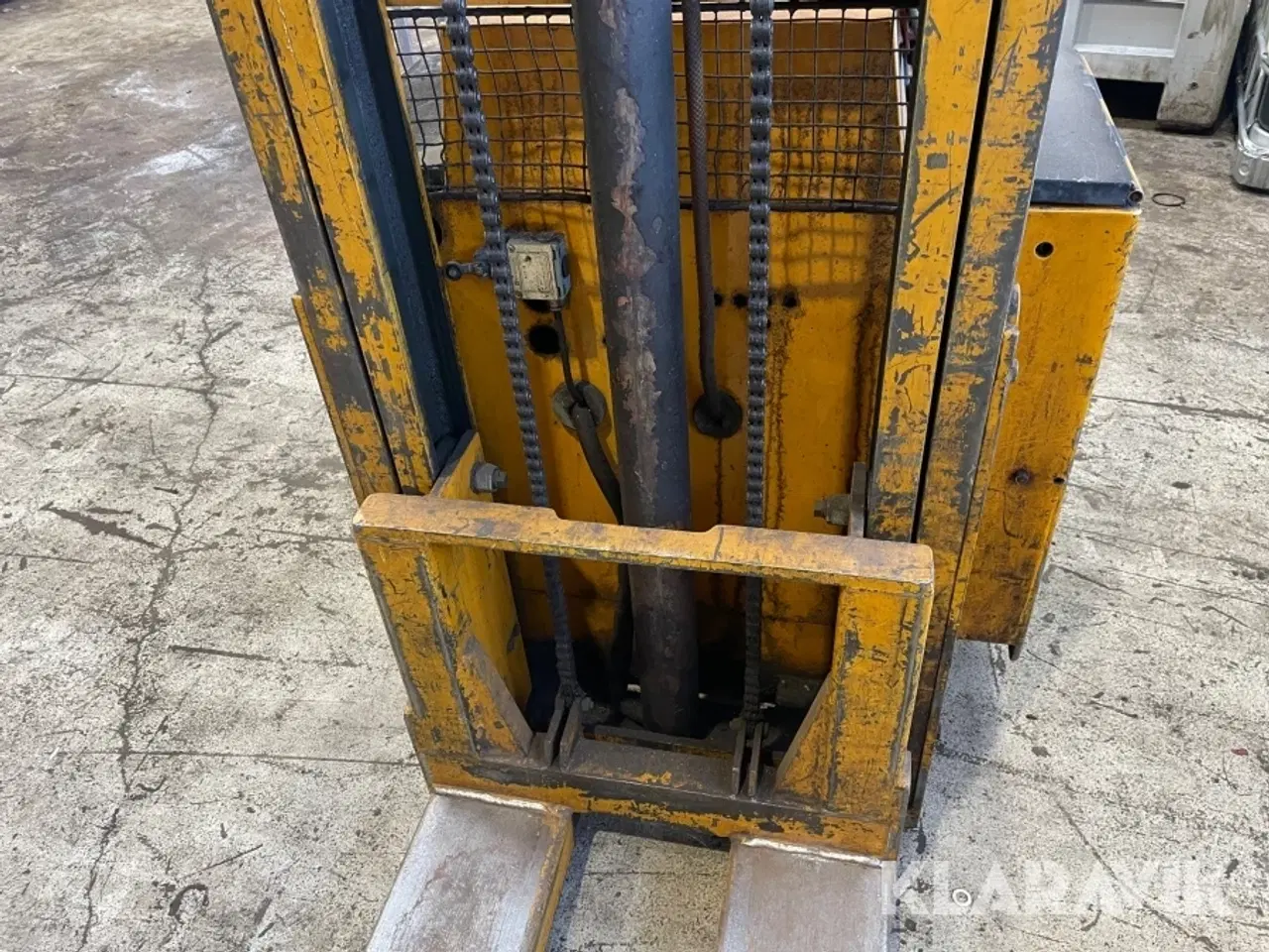 Billede 11 - Elpalleløfter BV S-12 med lader