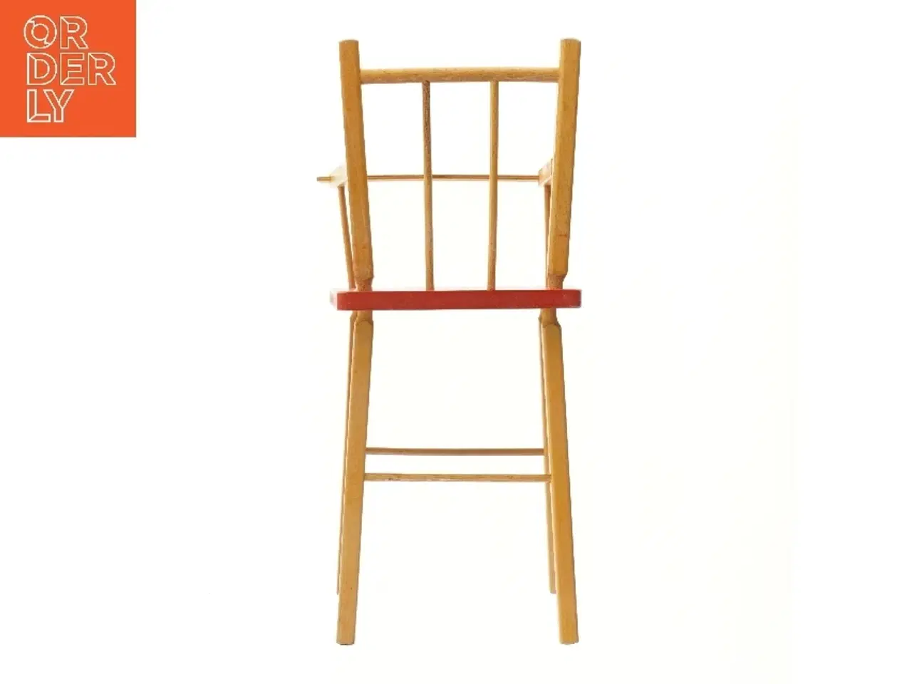 Billede 4 - Høj stol i træ med rød sæde (str. 58x24,5 cm)